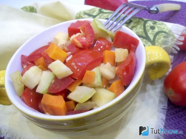 Готовые тушеные кабачки с овощами по Дюкану