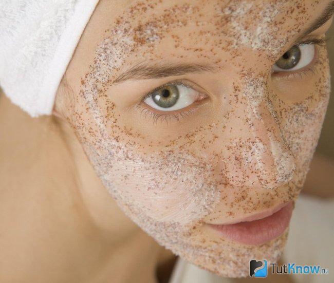 Маска из ржаной муки для увлажнения лица