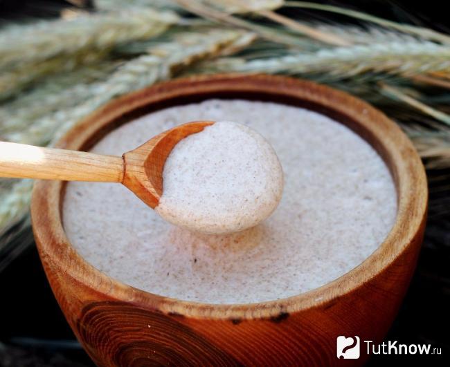 Питательная маска из ржаной муки для ослабленных волос