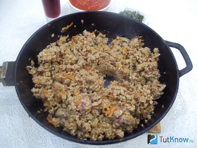 К моркови добавлено мясо