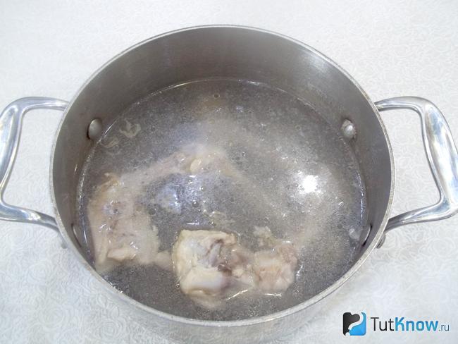 Куриные кости отварены