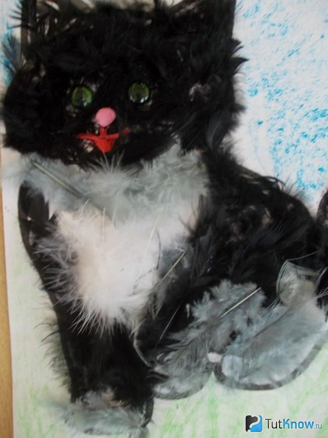 Котёнок из перьев готов