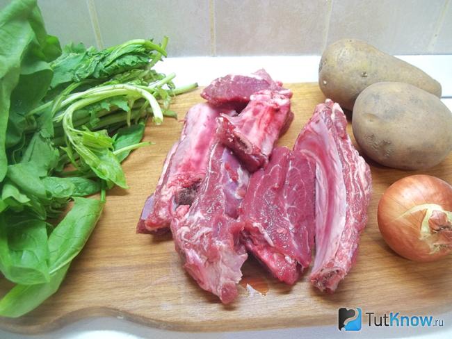 Мясо нарезано по косточкам