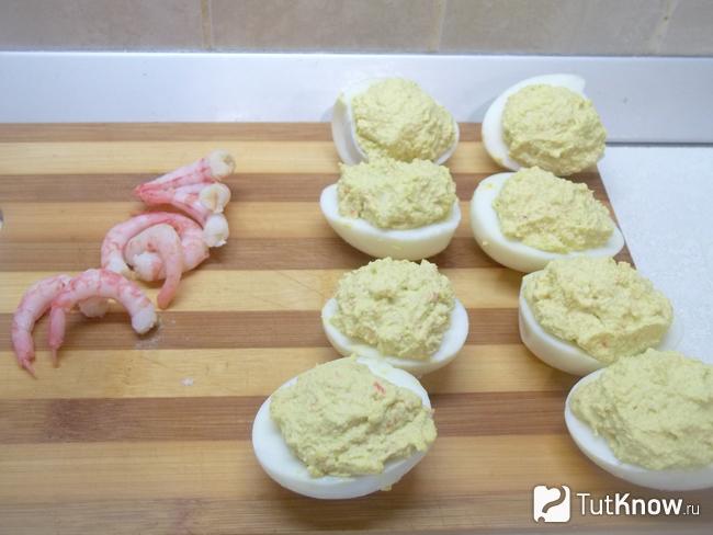 Креветки очищены