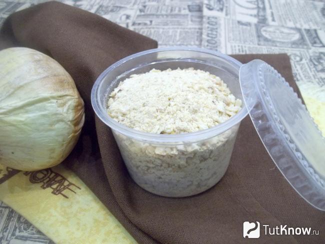 Готовый сушеный порошок из репчатого лука