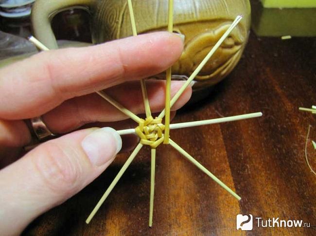 Заготовка для корзинки из сена