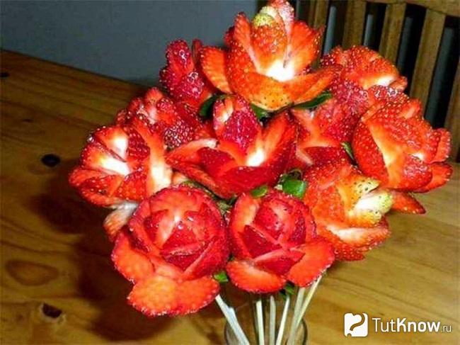 Букет из клубники на свадьбу