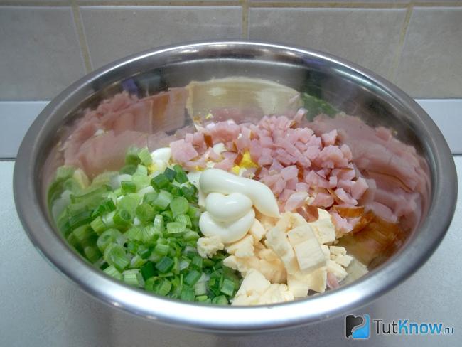 К продуктам добавлен майонез