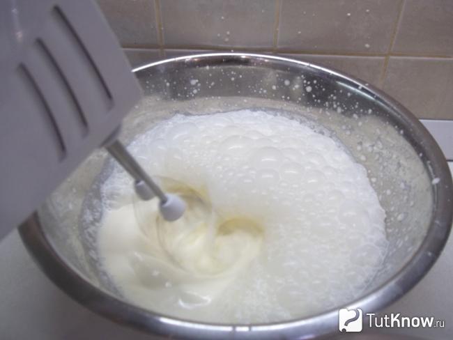 Сливки взбиты миксером