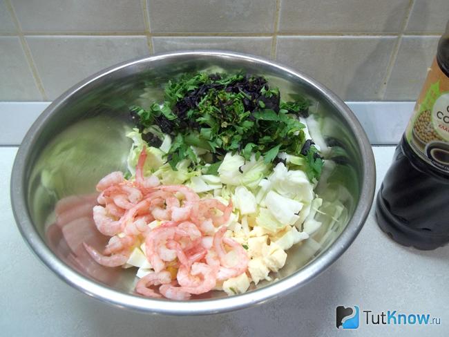 Продукты соединены в миске