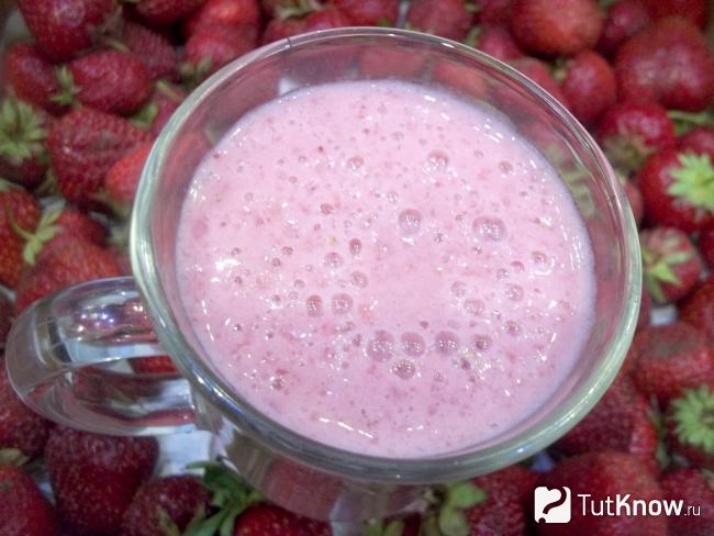 Готовое молоко с клубникой