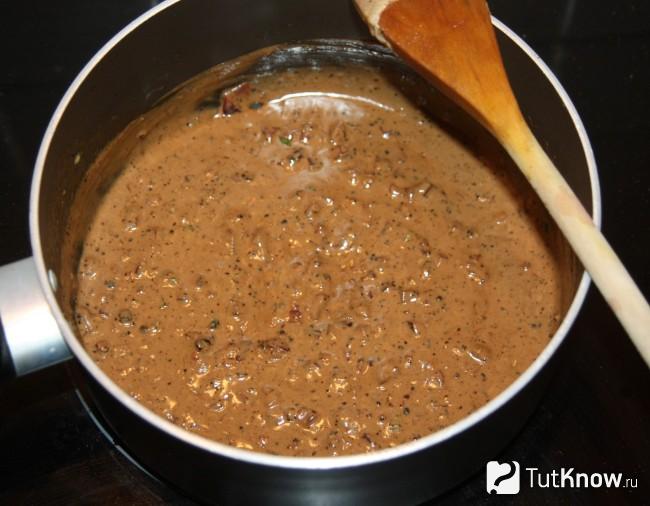 Приготовление соуса из черного перца