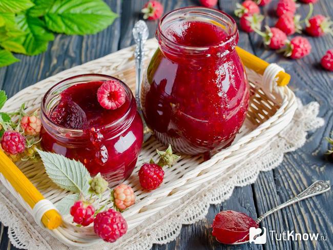 Малина в собственном соку с сахаром