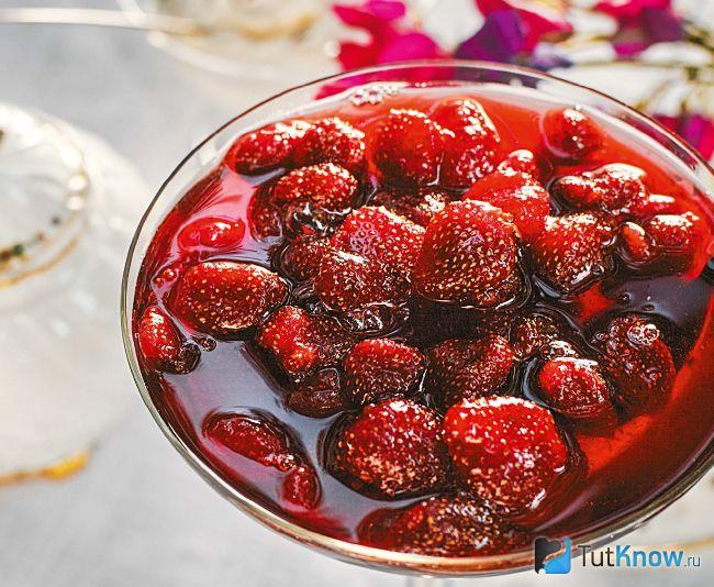 Клубничное варенье без варки