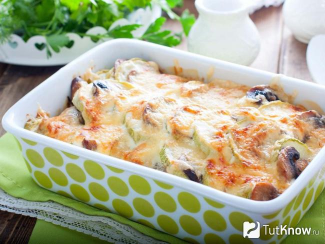 Готовые кабачки с грибами