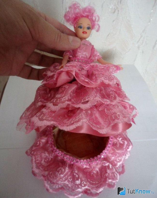 Кукла из пластиковых бутылок