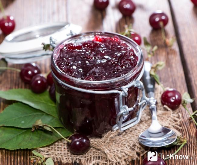 Вишневое варенье без косточек с расстойкой