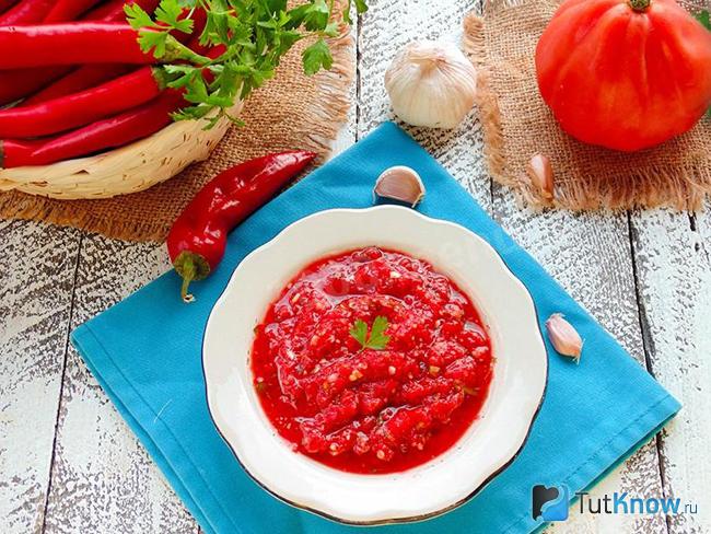 Аджика с яблоками — лайфхаки и полезные советы