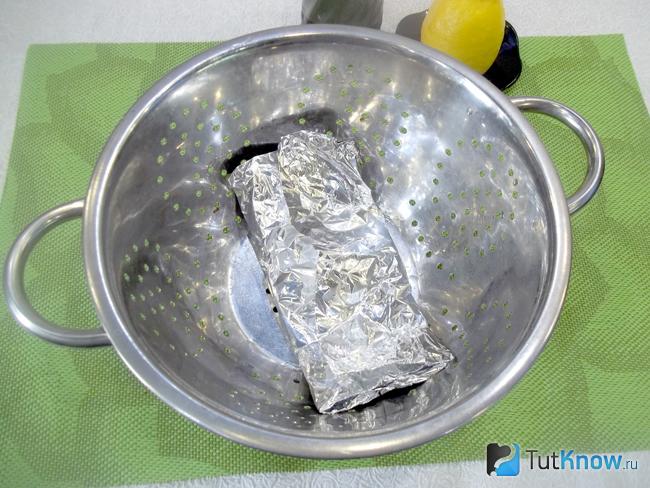 Зубатка готовится на паровой бане