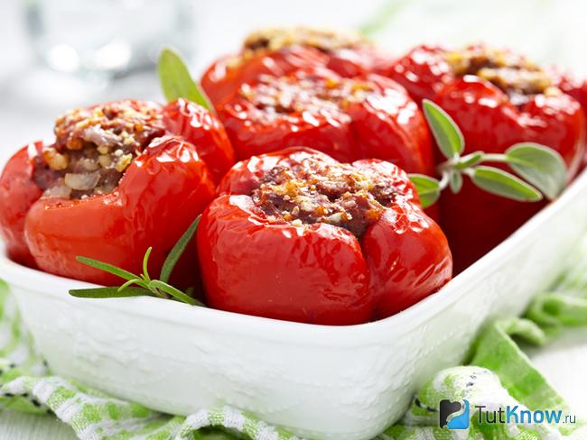 Фаршированные перцы с фаршем и овощами