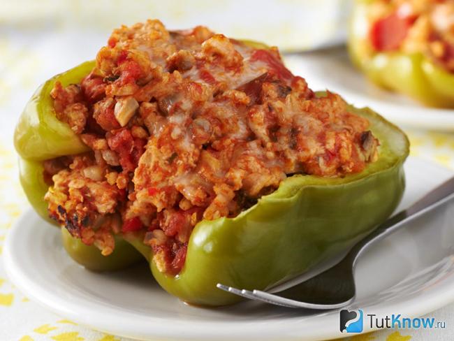 Перец, фаршированный овощами на зиму