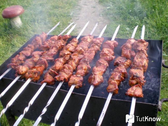 Готовый шашлык из свинины