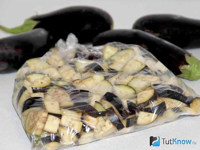 Как заморозить бланшированные баклажаны кусочками