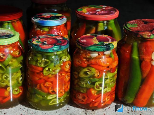 Маринуем горький перец в банках с медом