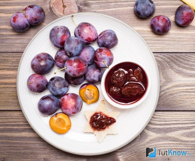 Варенье из слив с косточками
