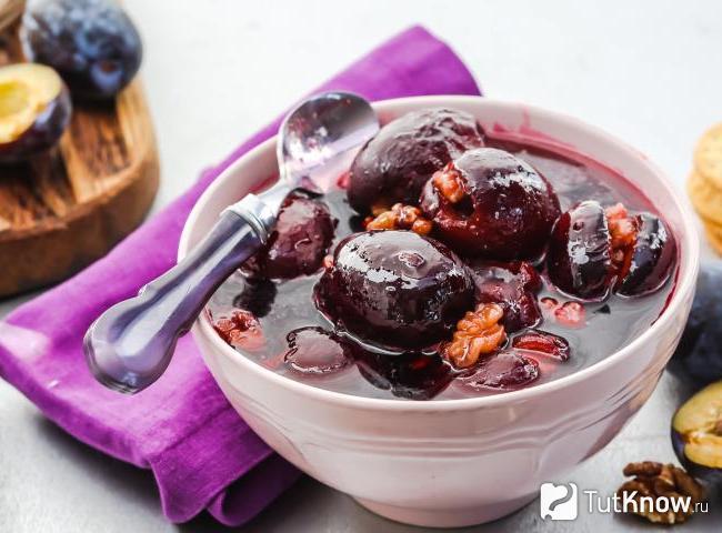 Варенье из слив с орехами