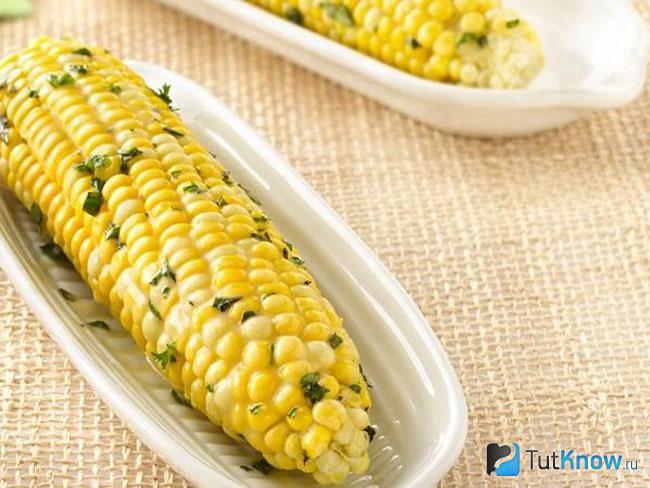 Вареная кукуруза в початках в духовке