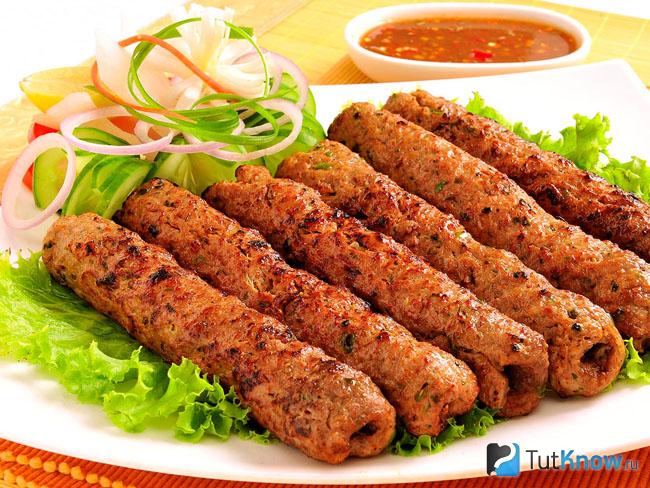 Люля кебаб из курицы на мангале