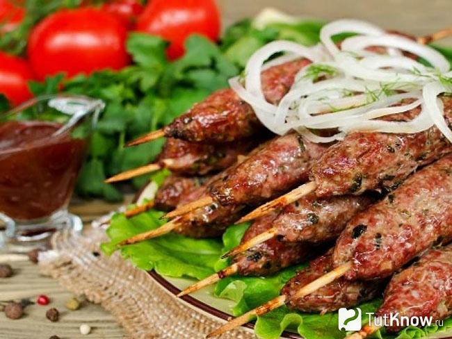Люля кебаб из свинины на мангале