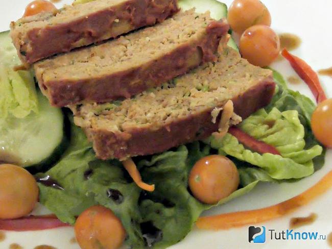 Хлеб с кабачками, луком и укропом
