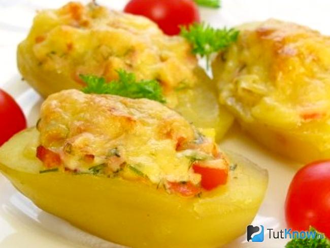 Перцы фаршированные половинками с сыром и креветками