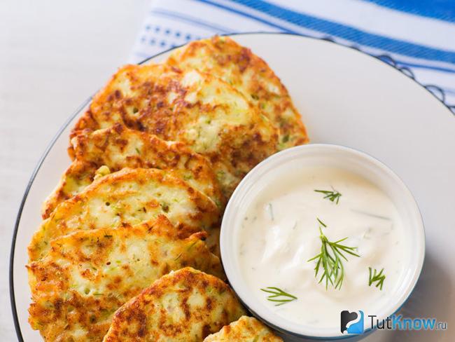 Кабачковые оладьи с сыром