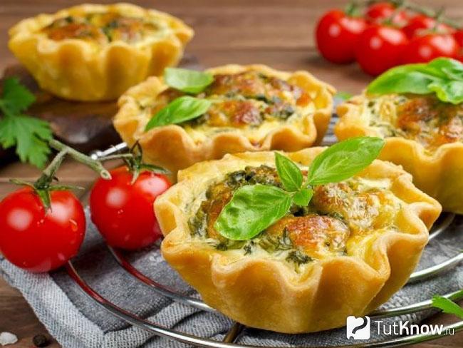 Киш с курицей и кабачками