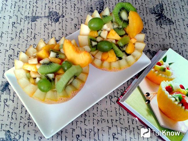 Салат с дыней и сыром