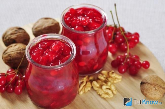 Варенье из красной рябины и калины с медом и грецкими орехами