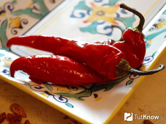 Готовый маринованный острый перец