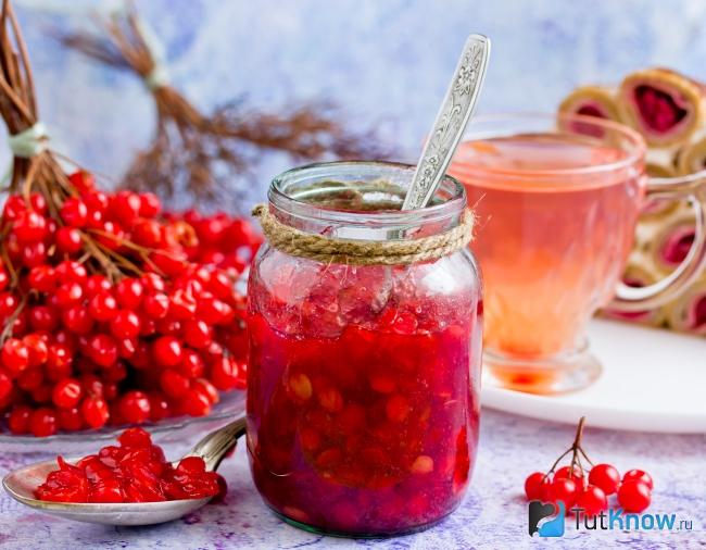 Варенье из калины в банке