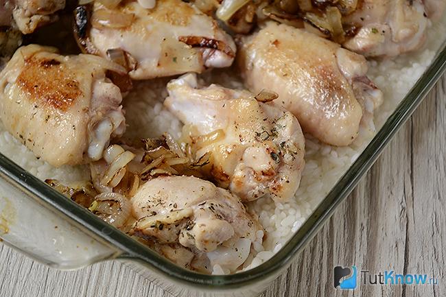 Куриные крылышки с рисовой крупой