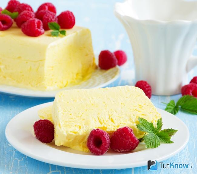 Семифредо с малиной и творогом