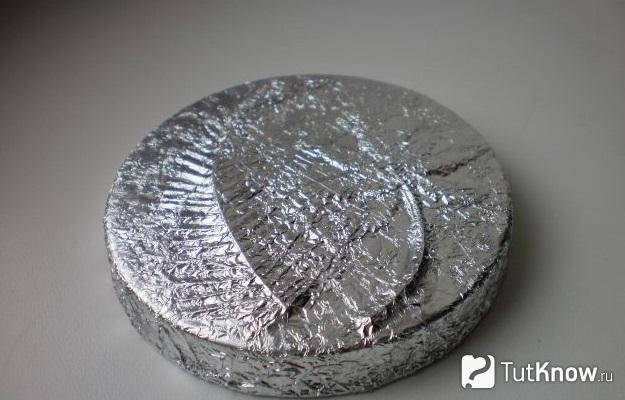 Украшенная крышка для жестяной баноки