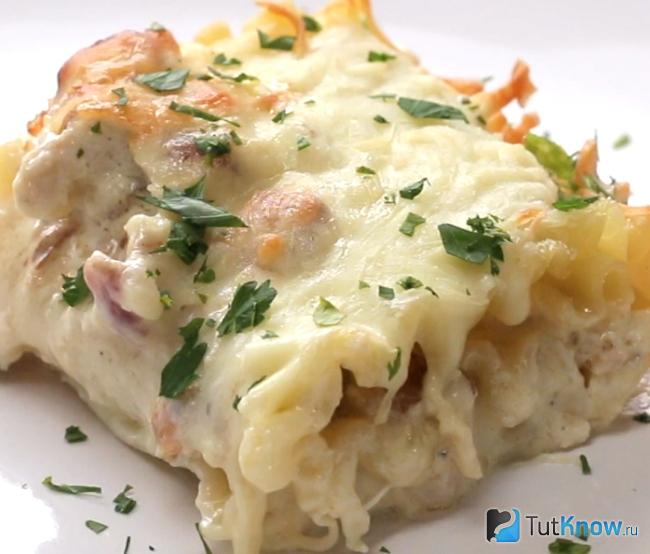 Лазанья с курицей и беконом