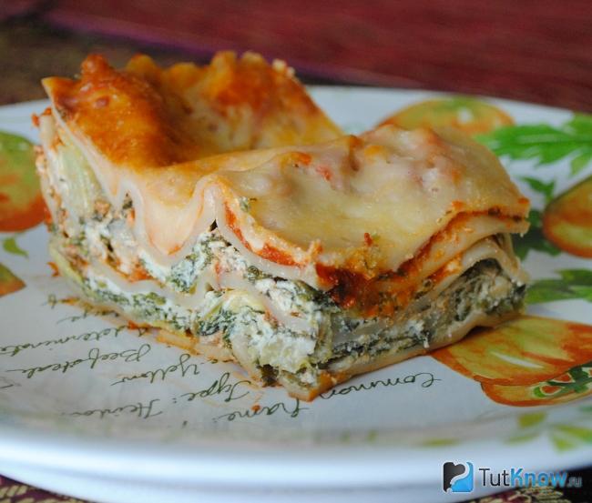 Лазанья с курицей и шпинатом