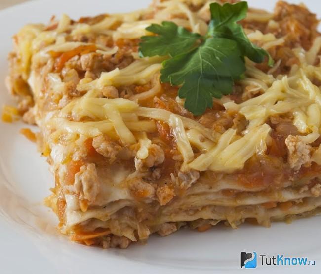 Лазанья из лаваша с курицей и грибами