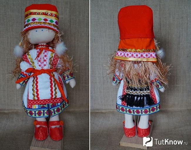 Кукла в национальном костюме Мордовии