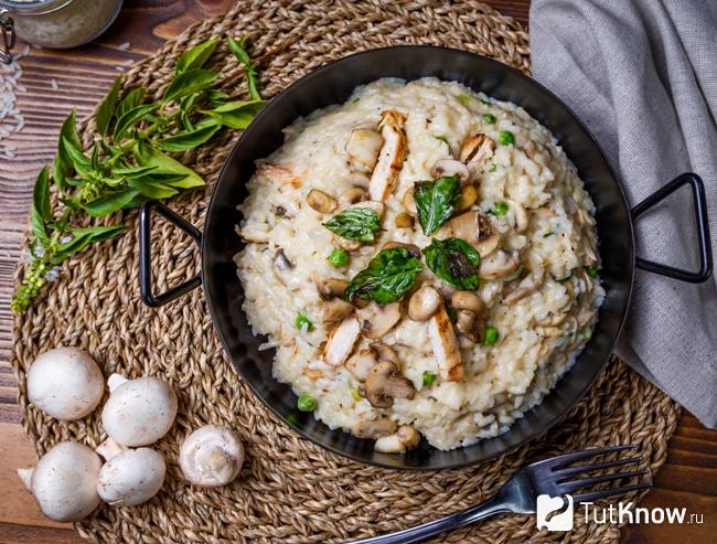 Ризотто с курицей и грибами