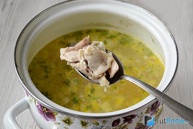 Добавление в суп куриного мяса